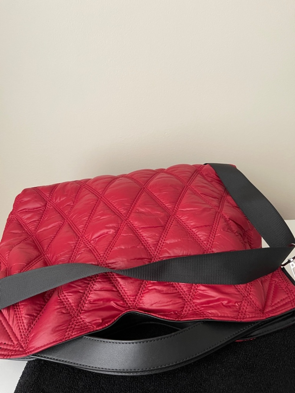 NWOT...Quilted Red Crossbody Bag With Detachable Strap - Picture 6 of 7